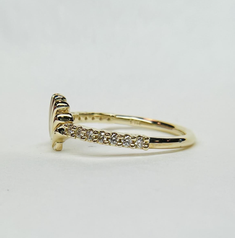 Fine 10k Yellow Gold Seashell Beaded Band Ring - Elegant & Stylish Women's Jewelry